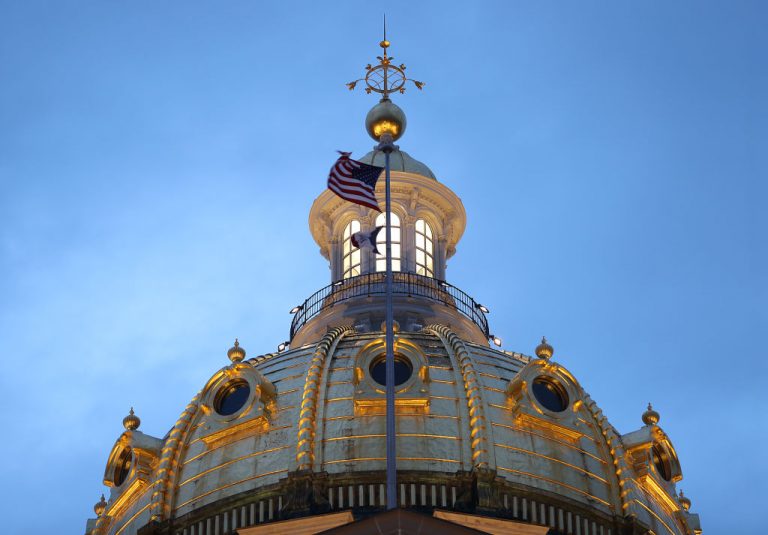 Iowa legislation could strip licenses from firms that employ undocumented workers