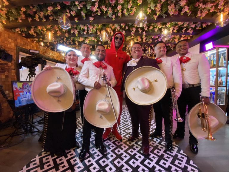Primer acto de mariachi firmado con Death Row Records de Snoop Dogg