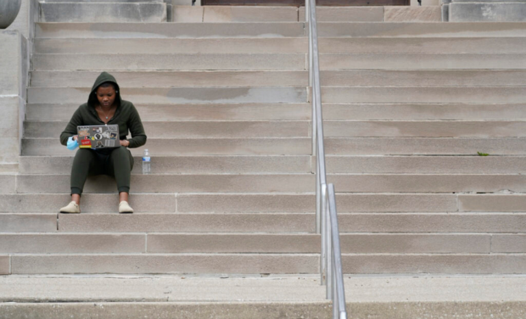 Transparency bills seek to reveal the true costs of college