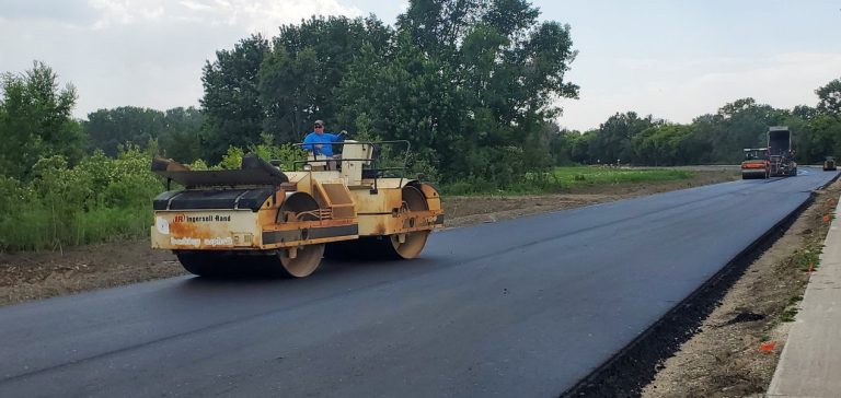 South Sioux City construye la primera carretera de Nebraska hecha con bolsas de plástico