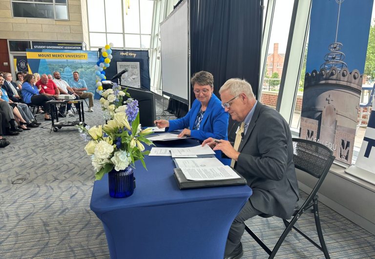 St. Ambrose University es nombrada propietaria corporativa de Mount Mercy University como parte de su integración