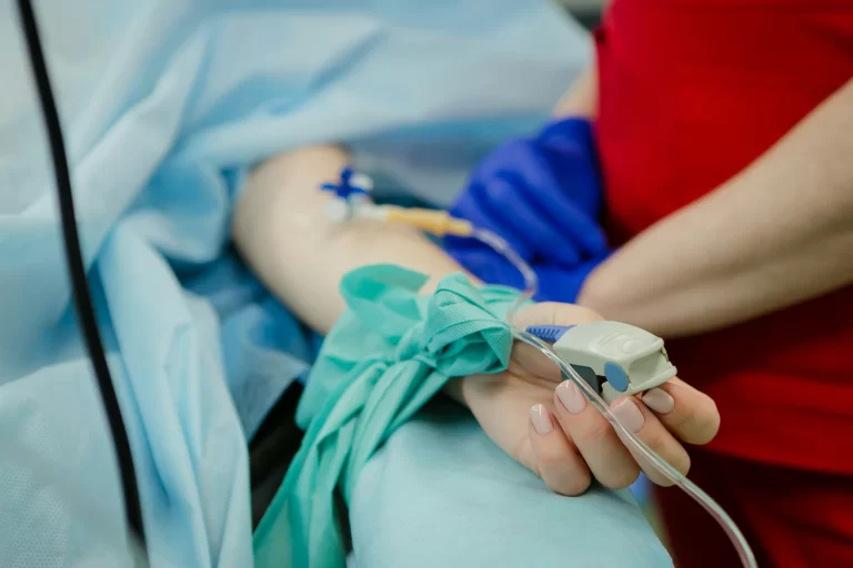 Un informe sitúa al sistema de salud de Iowa en el puesto 18 a nivel nacional. Los expertos afirman que los recortes a Medicaid podrían revertir el progreso.