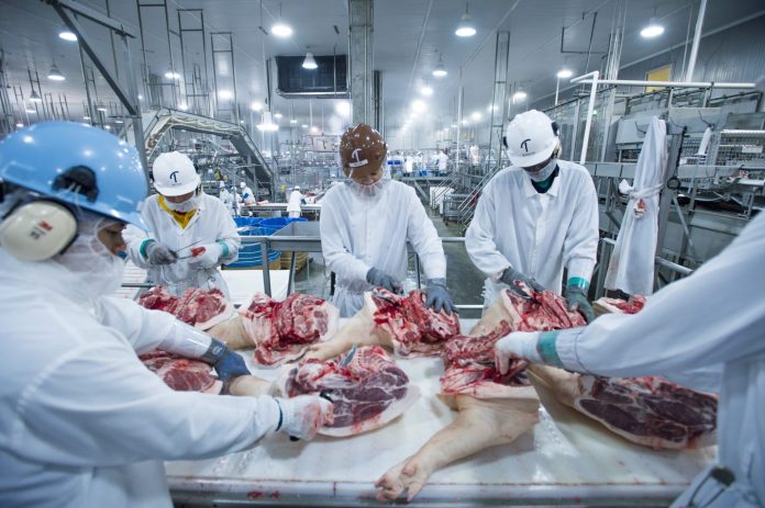 4-28-17-Meat-Processing-USDA-pork-plant-meatpacking-2048x1363