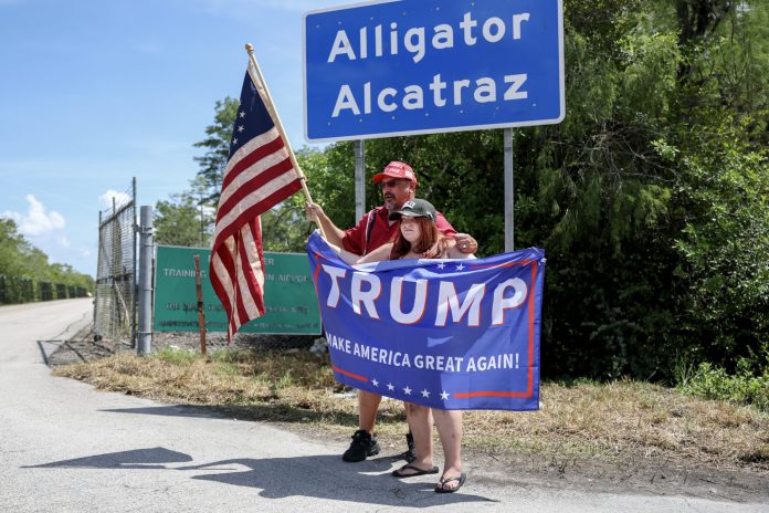 Florida Lawmakers Tour Trump Administration's