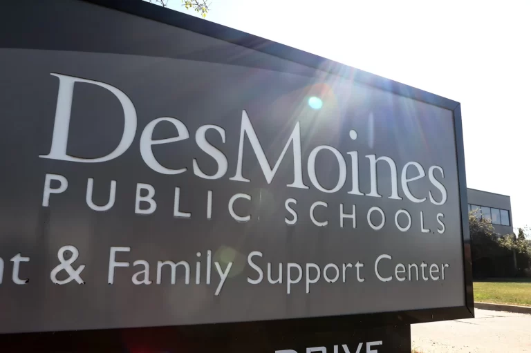 Trump administration puts pressure on 2 of Iowa’s largest districts for “race-based” practices