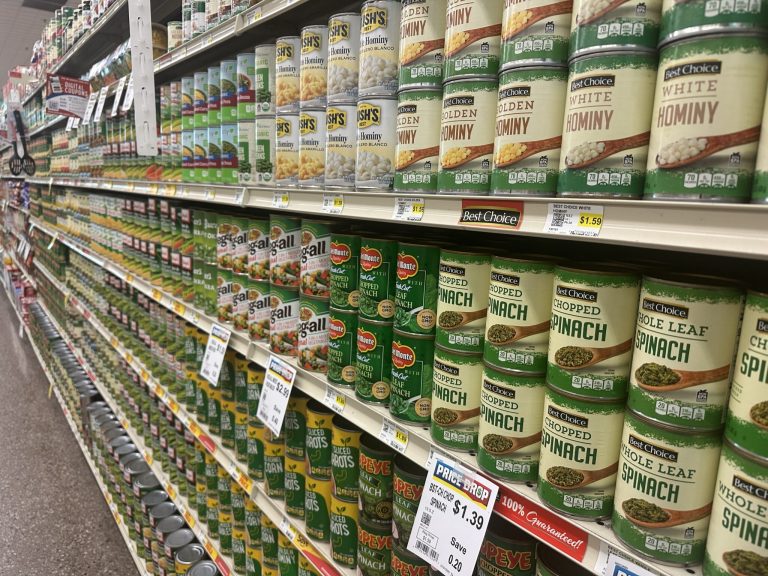 USDA exigirá a minoristas de SNAP ofrecer más alimentos “básicos”, “saludables” e “integrales”