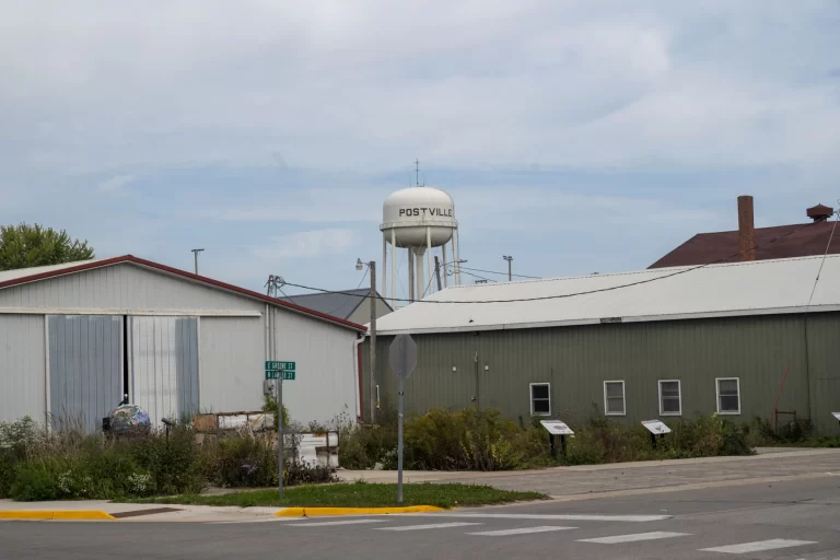 La tasa de natalidad de Iowa disminuye. La inmigración ayuda a mantener la población.