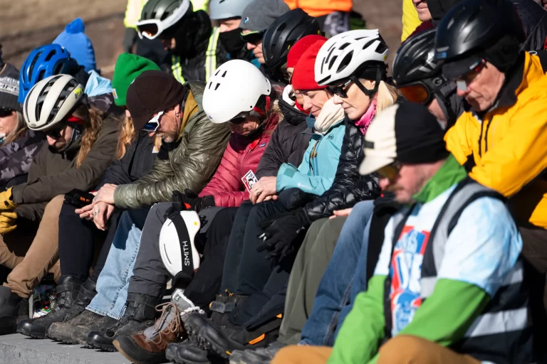 Des Moines cyclists ride in remembrance of Alex Pretti killed in Minneapolis