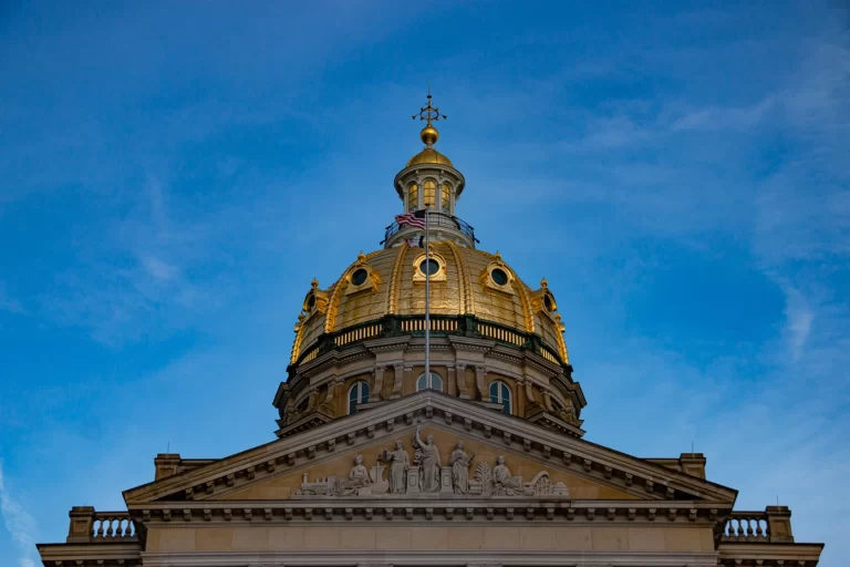 Iowa bill would bar WIC for some immigrant mothers and babies