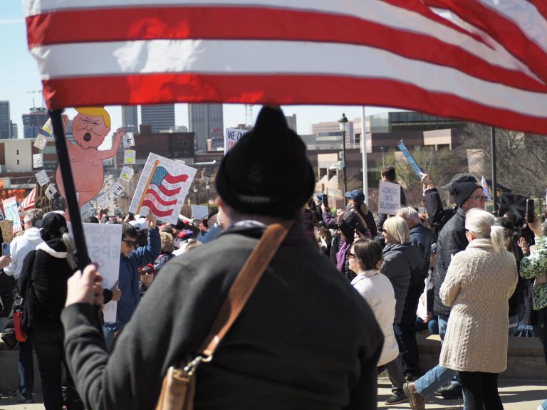 No Kings protest in Des Moines, Iowa draws thousands