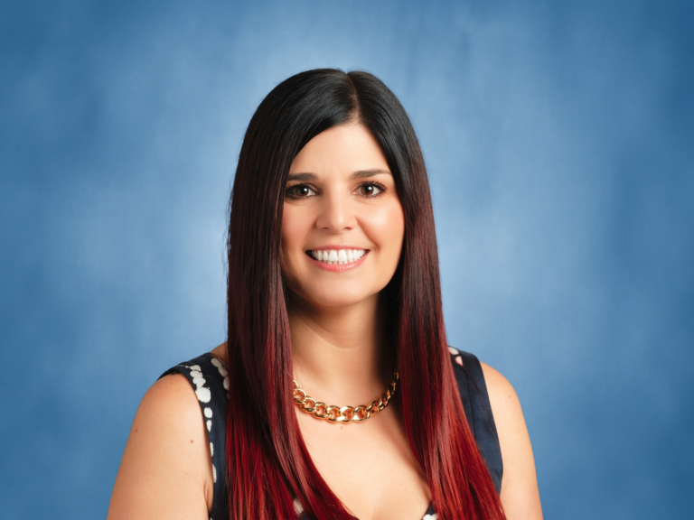 Exdirectora de escuela en Des Moines demanda a distrito de Iowa por discriminación