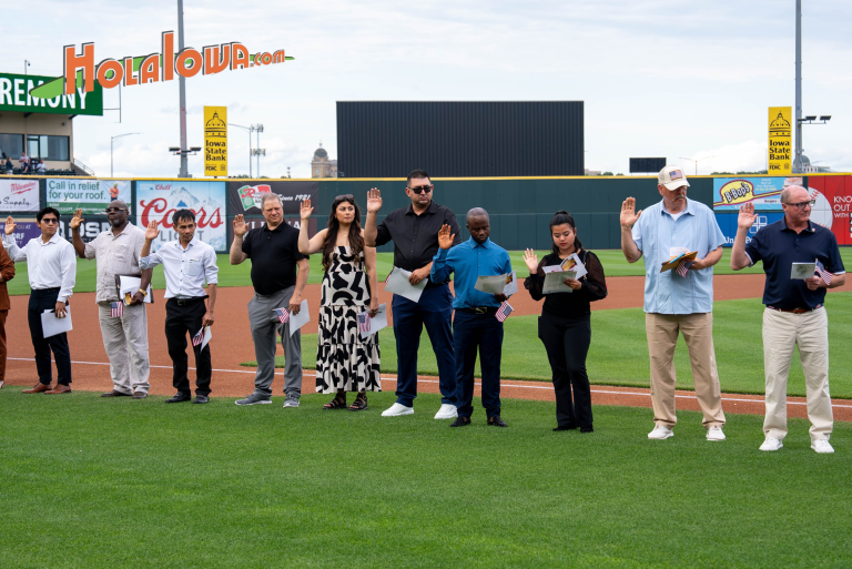 Iowa Cubs welcome 29 new U.S. citizens at Principal Park