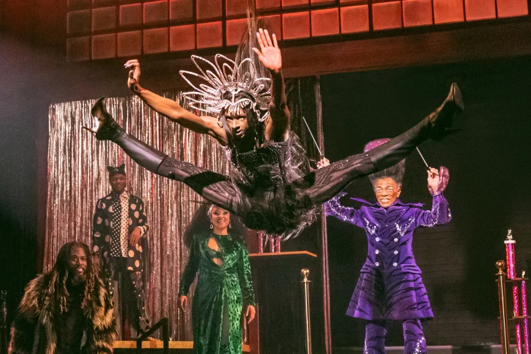 Las producciones apoyadas por Des Moines Performing Arts suman 30 nominaciones a los Tony