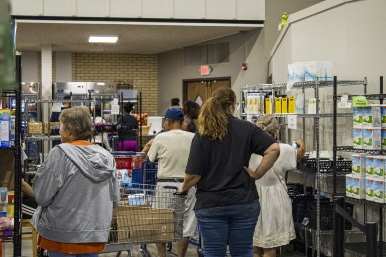 Midwest families seek food help as SNAP benefits shrink