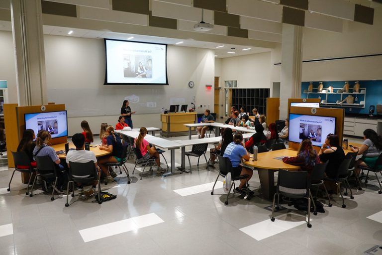 Teach Iowa Scholar Program 2026-27 opens Sept. 1, closes Oct. 31