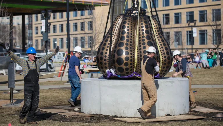 Yayoi Kusama dies at 97; Des Moines sculpture remains on view