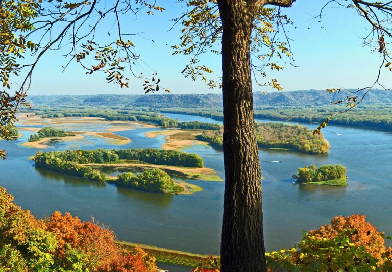 Iowa fall colors 2026: when each part of the state usually reaches peak color